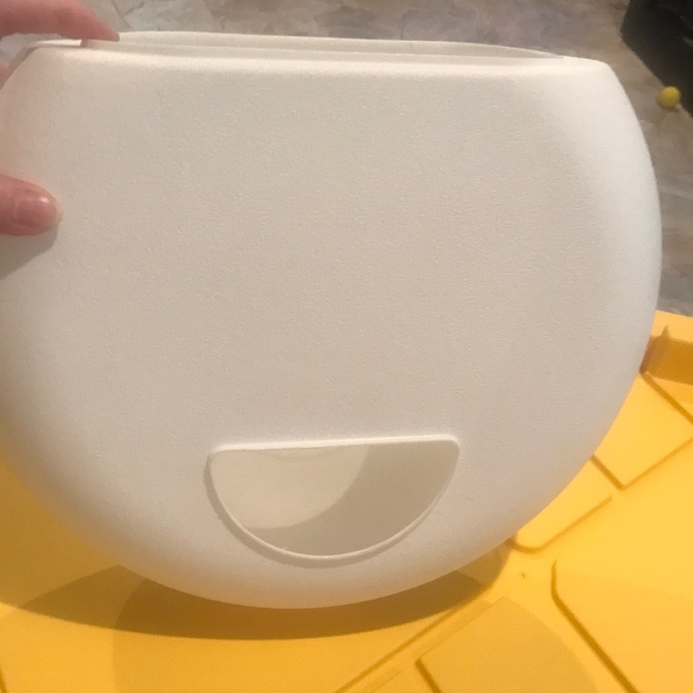 Tupperware Bag Keeper Saver Holder